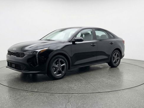 Used 2025 Kia K4 LXS image 2