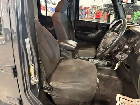 Used 2018 Jeep Wrangler Unlimited Sport AWD/4WD image 8