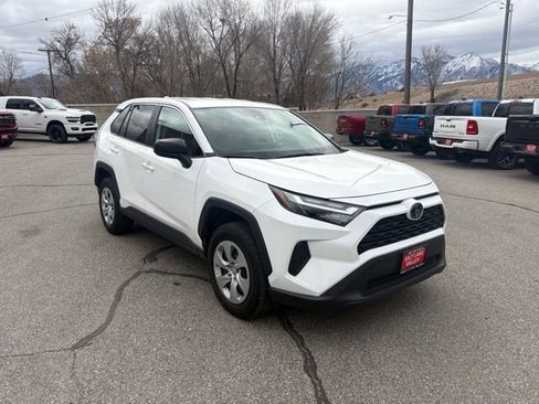 Used 2024 Toyota RAV4 LE AWD/4WD image 8