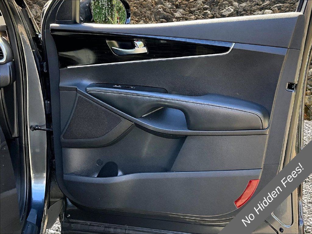 Used 2019 Kia Sorento AWD w/ LX Convenience Package image 18
