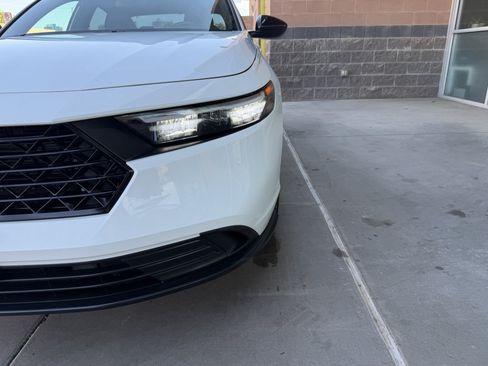 Used 2023 Honda Accord Sport image 11