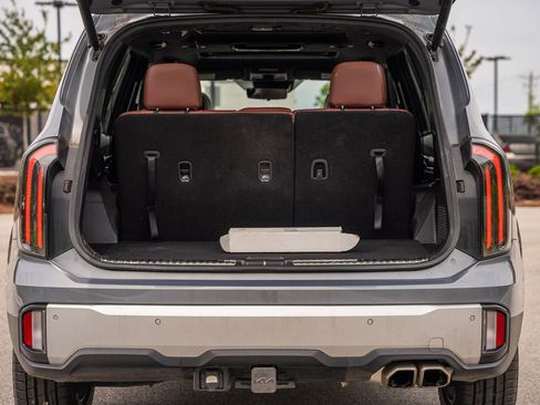 Used 2024 Kia Telluride SX Prestige w/ Towing Package AWD/4WD image 17