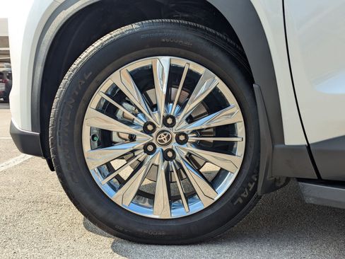 Used 2026 Toyota Grand Highlander Platinum image 32