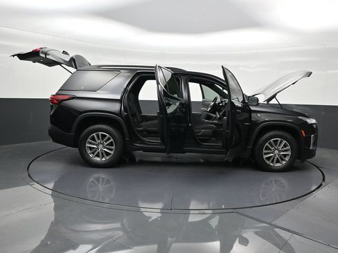 Used 2023 Chevrolet Traverse LT image 33