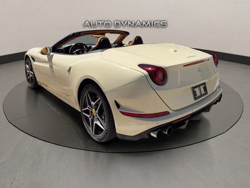 Used 2016 Ferrari California T image 6