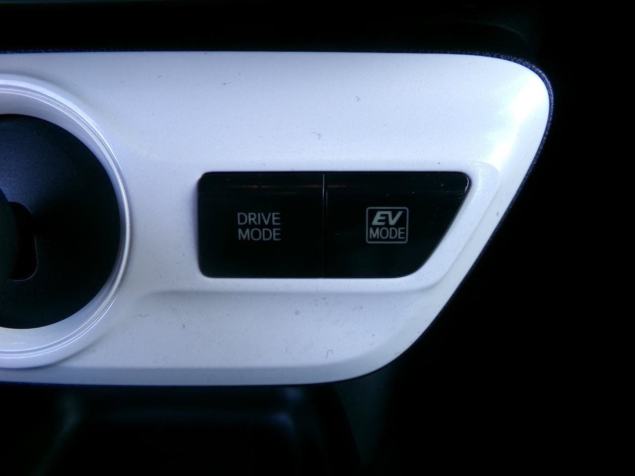Used 2016 Toyota Prius Two FWD image 21