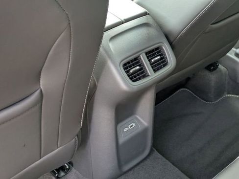 Used 2023 Buick Envision Essence image 28