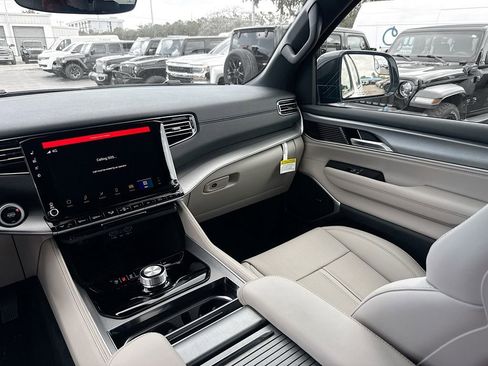 New 2026 Jeep Grand Wagoneer 2WD image 24