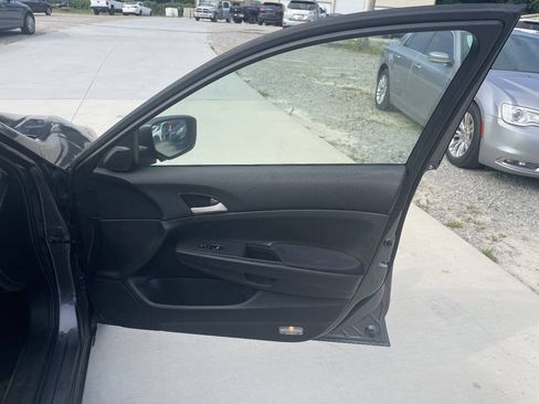 Used 2011 Honda Accord SE image 19