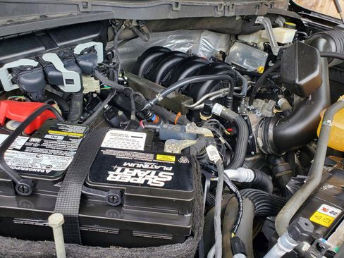 Used 2021 Ford F150 Lariat w/ Equipment Group 502A High AWD/4WD image 14