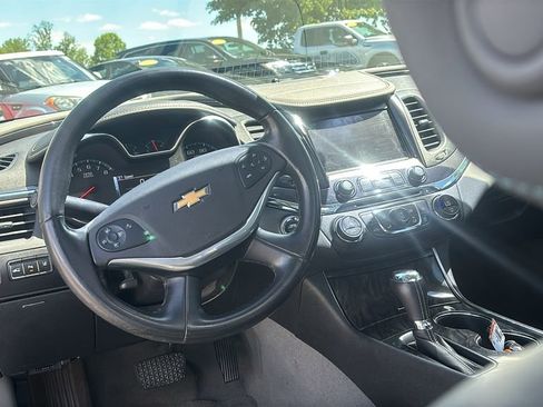 Used 2014 Chevrolet Impala LTZ FWD image 13