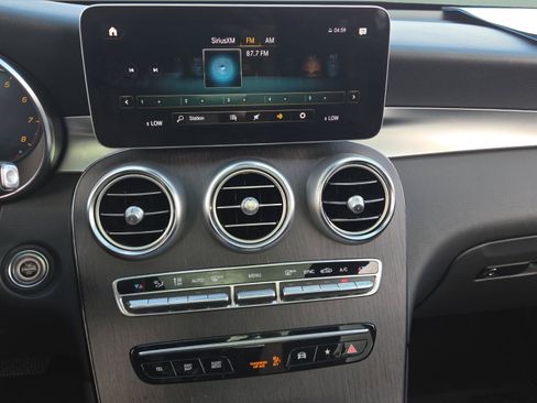 Used 2022 Mercedes-Benz GLC 300 4MATIC image 27