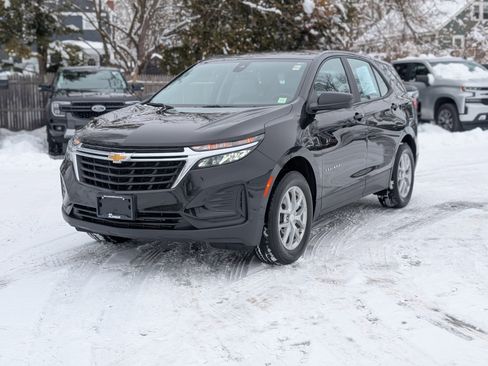 Used 2023 Chevrolet Equinox LS image 12