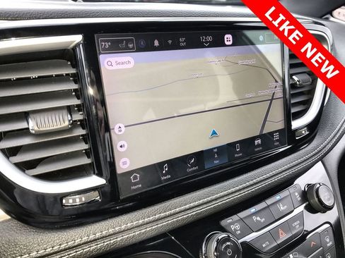 Used 2023 Chrysler Pacifica Limited w/ S Appearance Package image 18