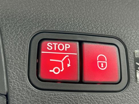 Certified 2026 Mercedes-Benz GLS 450 4MATIC image 13