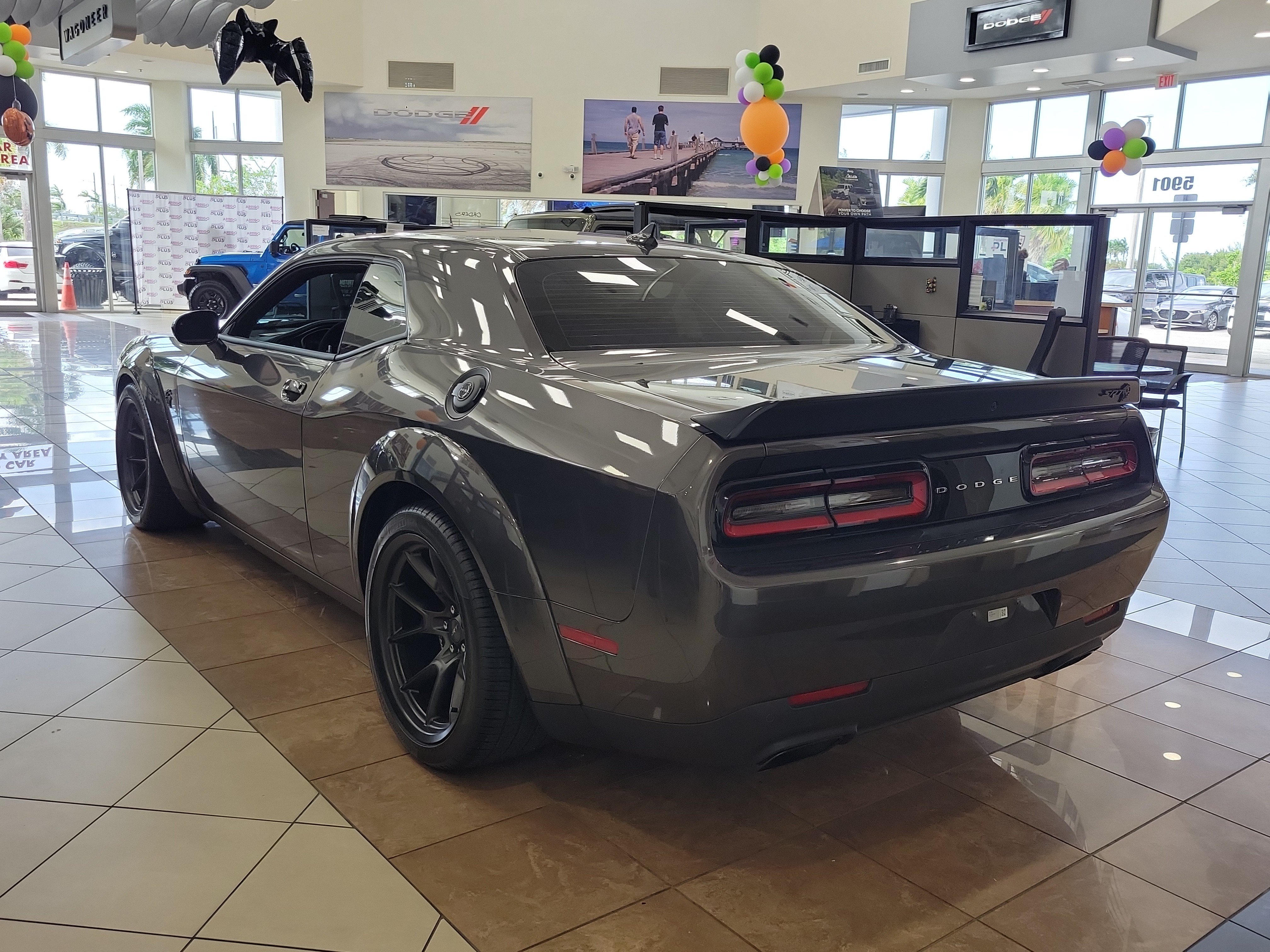 Used 2023 Dodge Challenger SRT Hellcat RWD image 3