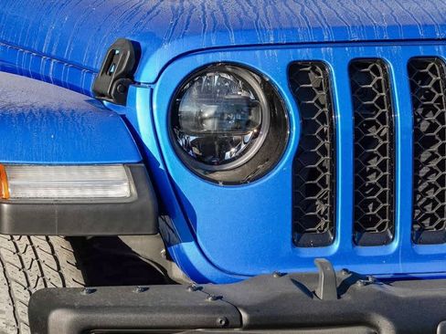 Certified 2023 Jeep Gladiator Sport image 4