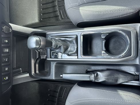 Used 2018 Toyota Tacoma TRD Sport w/ Technology Package image 36