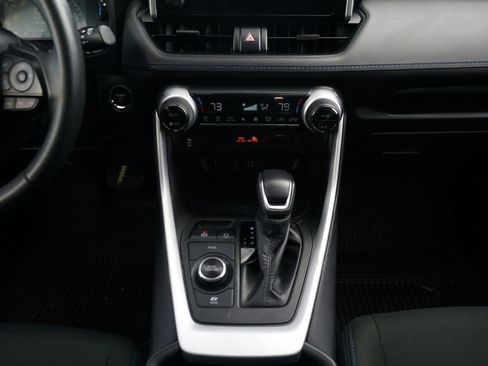 Used 2023 Toyota RAV4 SE image 22