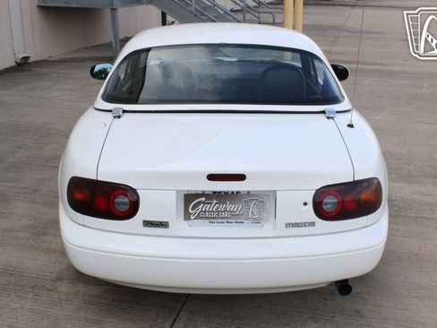 Used 1990 MAZDA MX-5 Miata image 30