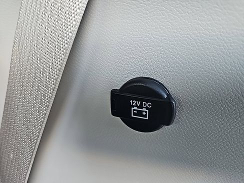 Used 2024 Chrysler Pacifica Touring-L image 35