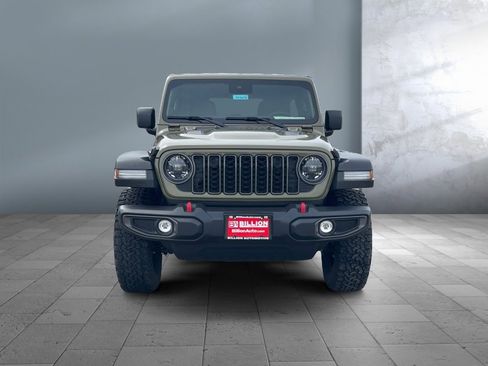Used 2025 Jeep Wrangler Unlimited Rubicon image 2