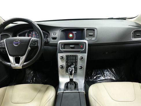 Used 2018 Volvo S60 T5 Dynamic w/ Vision Package image 2