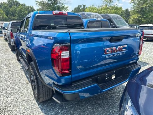 Used 2024 GMC Canyon Elevation w/ Elevation Premium Package AWD/4WD image 4