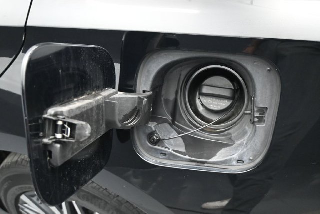 Used 2024 Nissan Altima 2.5 SV AWD/4WD image 16