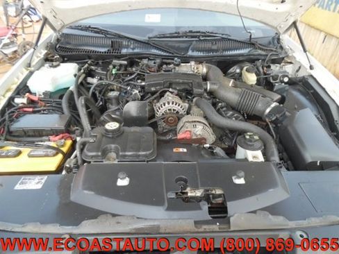 Used 2003 Lincoln Town Car Executive image 4