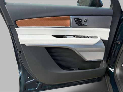 New 2026 Cadillac Vistiq Luxury w/ LPO, Floor Liner Package image 14