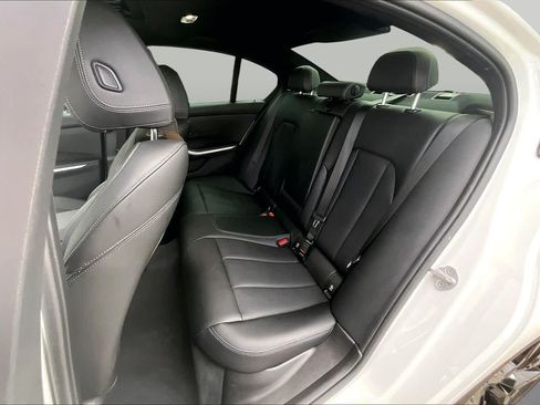 Used 2025 BMW 330i Sedan w/ M Sport Package RWD image 21