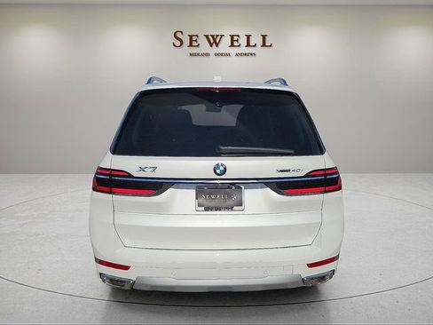 Used 2026 BMW X7 xDrive40i AWD/4WD image 4