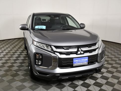 Used 2022 Mitsubishi Outlander Sport ES AWD/4WD image 3