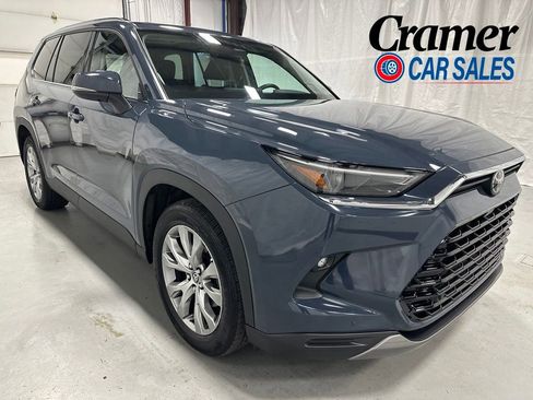 Used 2025 Toyota Grand Highlander AWD image 1