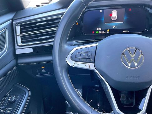 Used 2024 Volkswagen Atlas Cross Sport SE FWD image 23