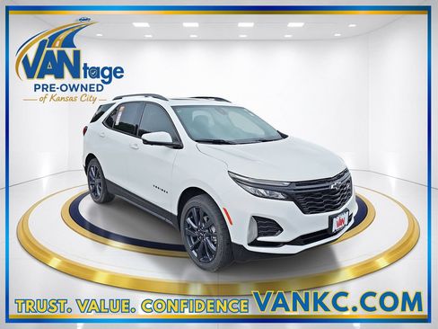 Certified 2024 Chevrolet Equinox RS w/ RS Leather Package AWD/4WD image 3