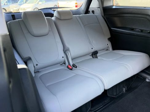 Used 2024 Honda Odyssey Touring image 18