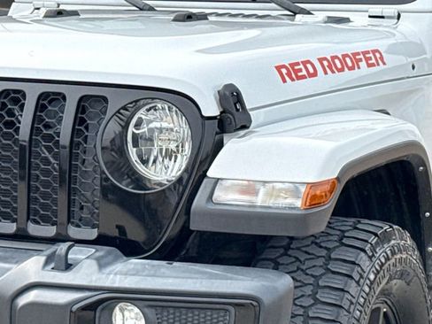 Certified 2021 Jeep Gladiator Willys image 5