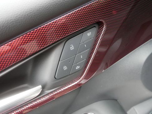 Used 2024 Chevrolet Traverse RS image 15