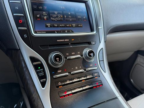 Used 2016 Lincoln MKX Select w/ Select Plus Package AWD/4WD image 39