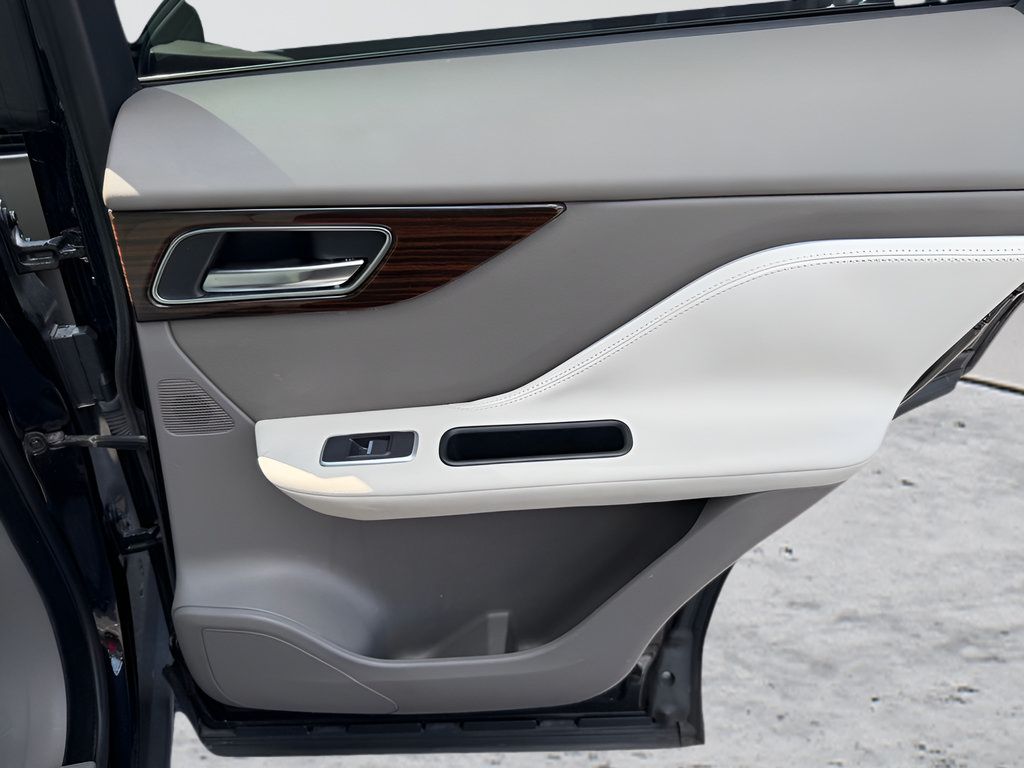 Used 2019 Jaguar F-PACE Portfolio AWD/4WD image 26
