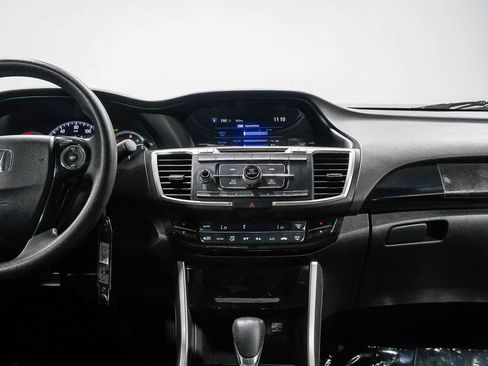 Used 2017 Honda Accord LX image 13