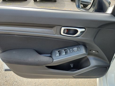 Used 2023 Honda Civic Sport image 13