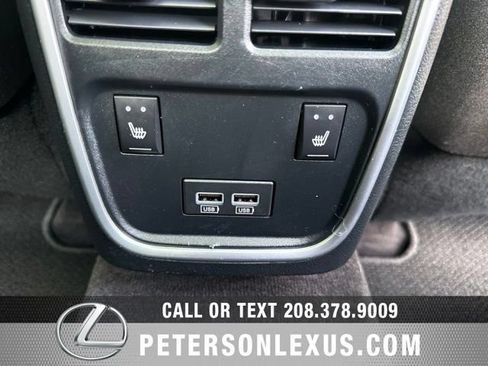 Used 2017 Chrysler 300 C Platinum w/ Safetytec Plus Group AWD/4WD image 19