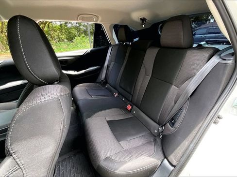 Used 2025 Subaru Outback AWD/4WD image 19