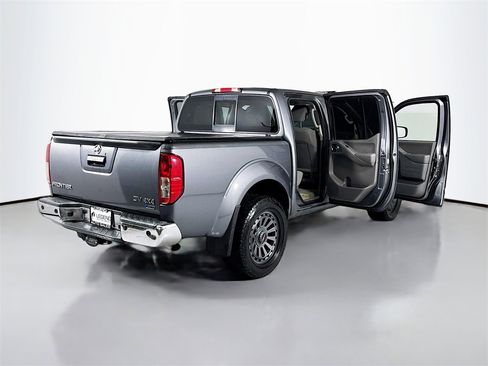 Used 2017 Nissan Frontier SV w/ SV Value Truck Package image 24