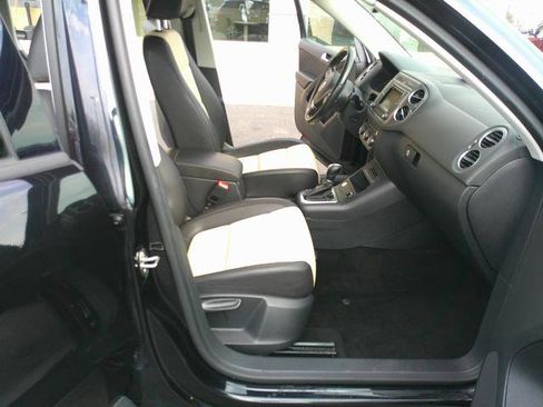 Used 2016 Volkswagen Tiguan S image 6