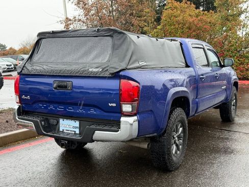 Used 2022 Toyota Tacoma SR5 AWD/4WD image 7