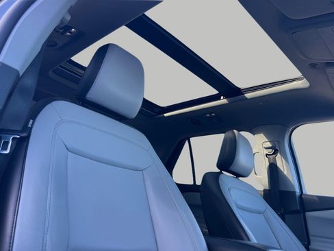 Used 2021 Ford Explorer XLT w/ Equipment Group 202A image 20